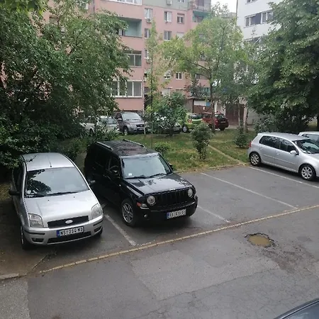 Kaja Apartment *